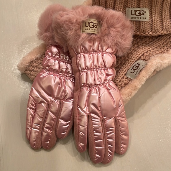 UGG Winter Mauve Pink Sweater Weather pom pom hat infinity scarf Set. NWT - Picture 5 of 7